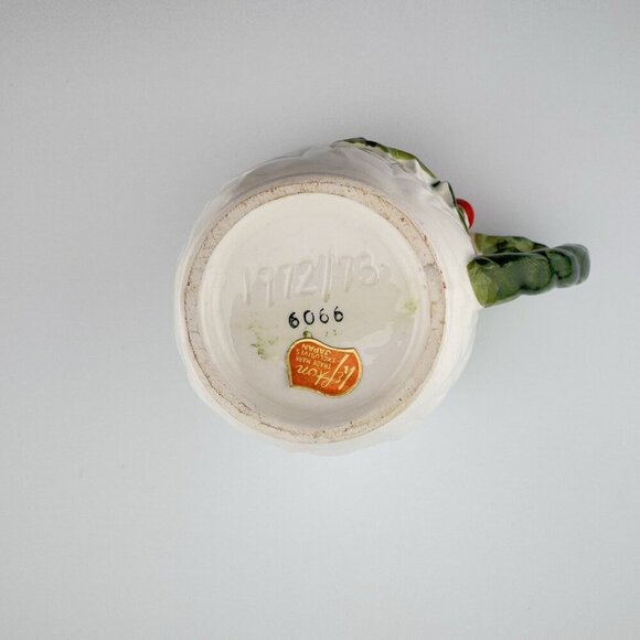 Set of 2 Vintage Lefton White Holly Berry 1970s Christmas Mugs #6066 - Picture 12 of 12